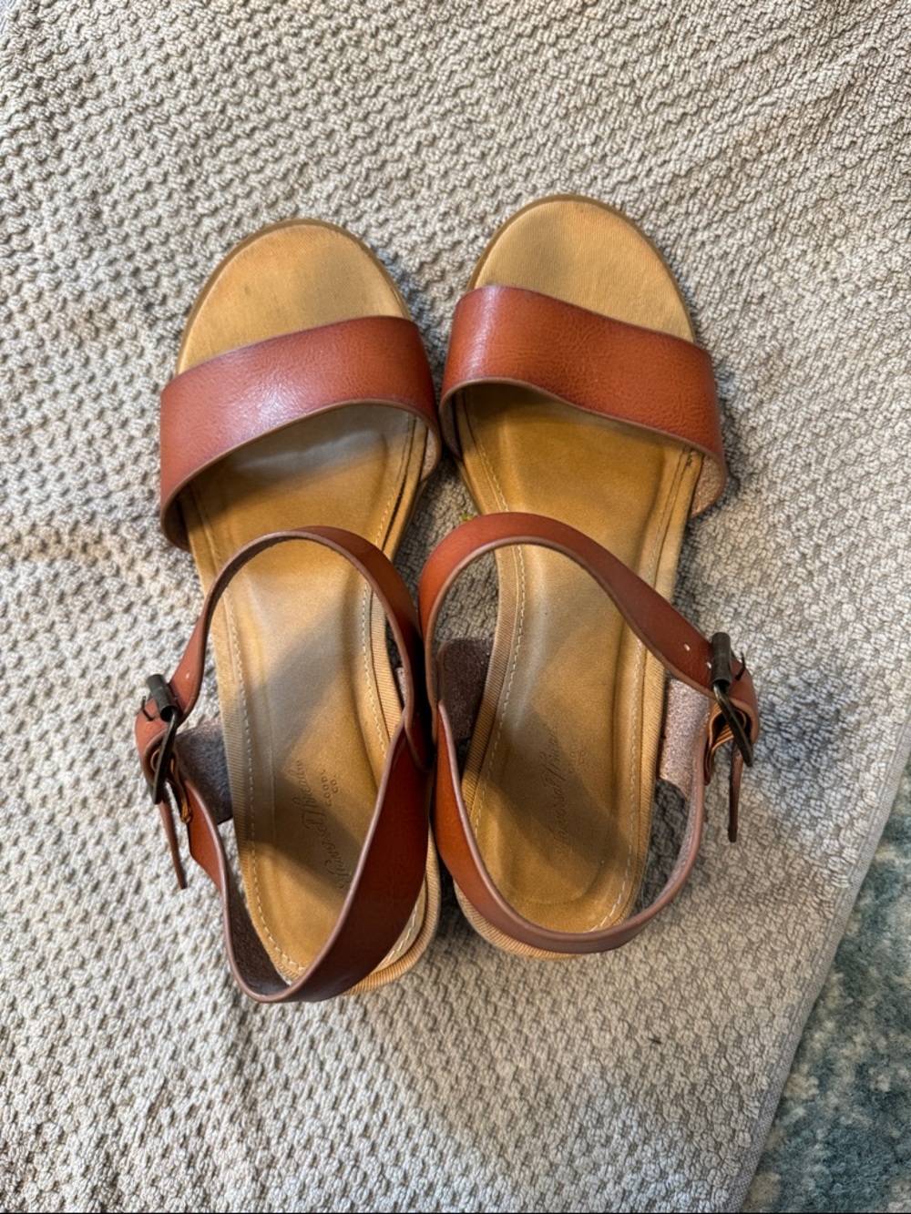 Universal Threads Classic Brown Leather Ankle-Strap Sandals - Women's